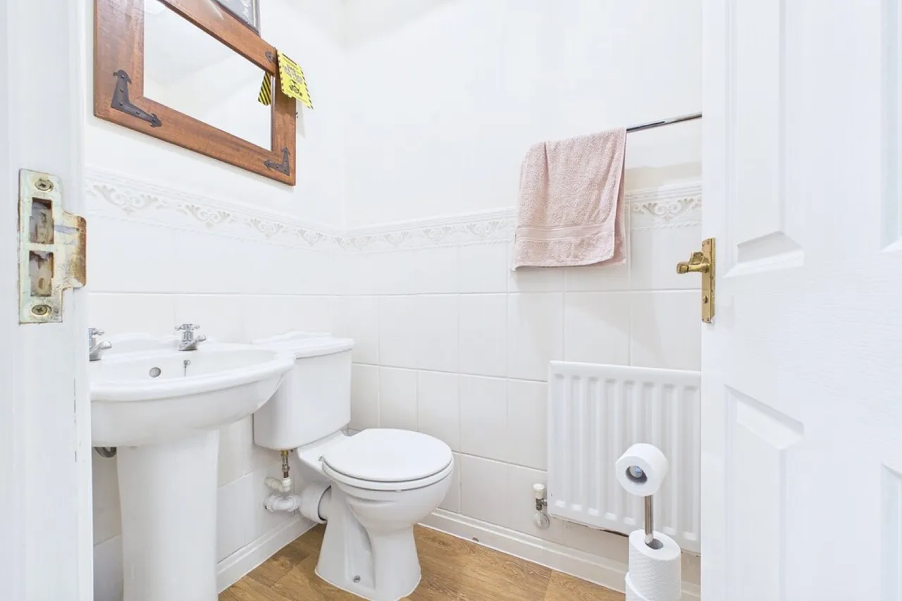 Admington Drive, Hatton Park, Warwick, photo 9