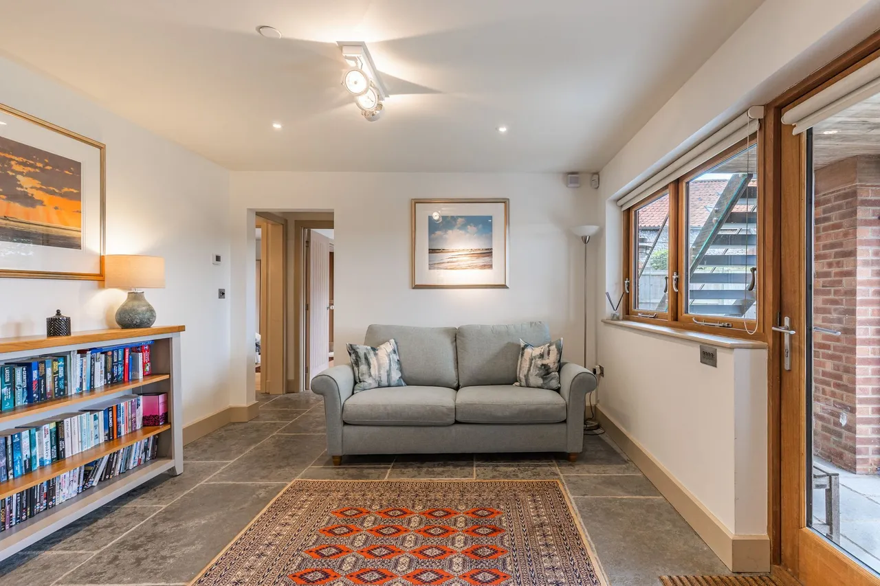 Contemporary Coastal Living with Stun, photo 10