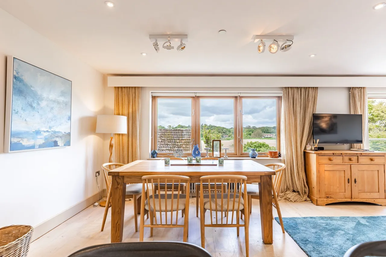 Contemporary Coastal Living with Stun, photo 7