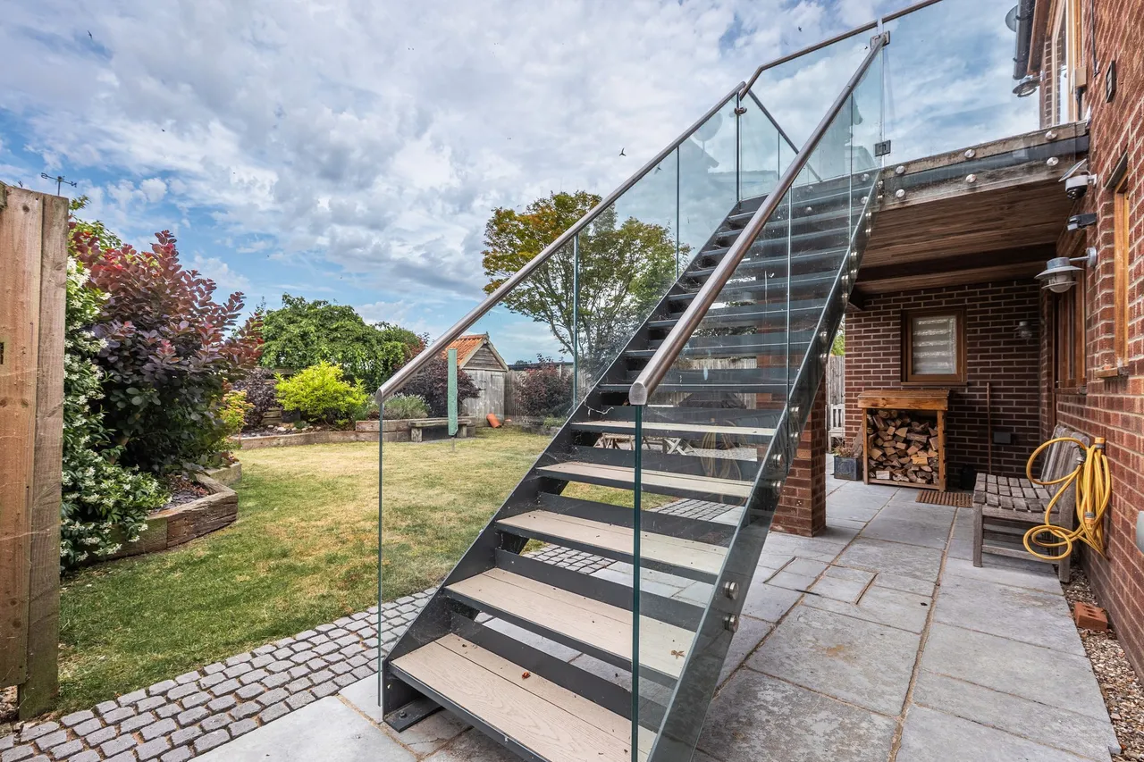 Contemporary Coastal Living with Stun, photo 17