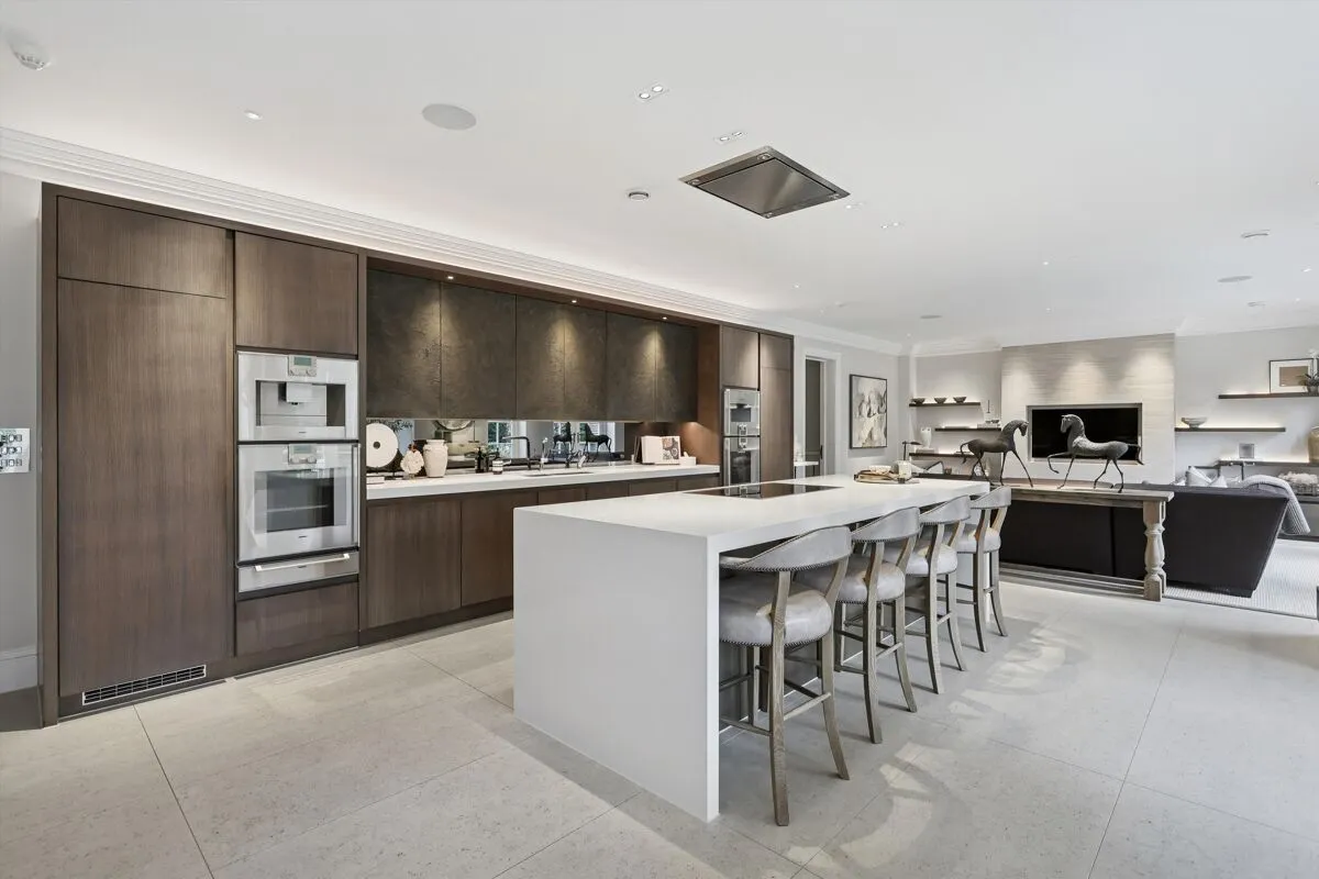 Esher Park Avenue, Esher, KT10, photo 4