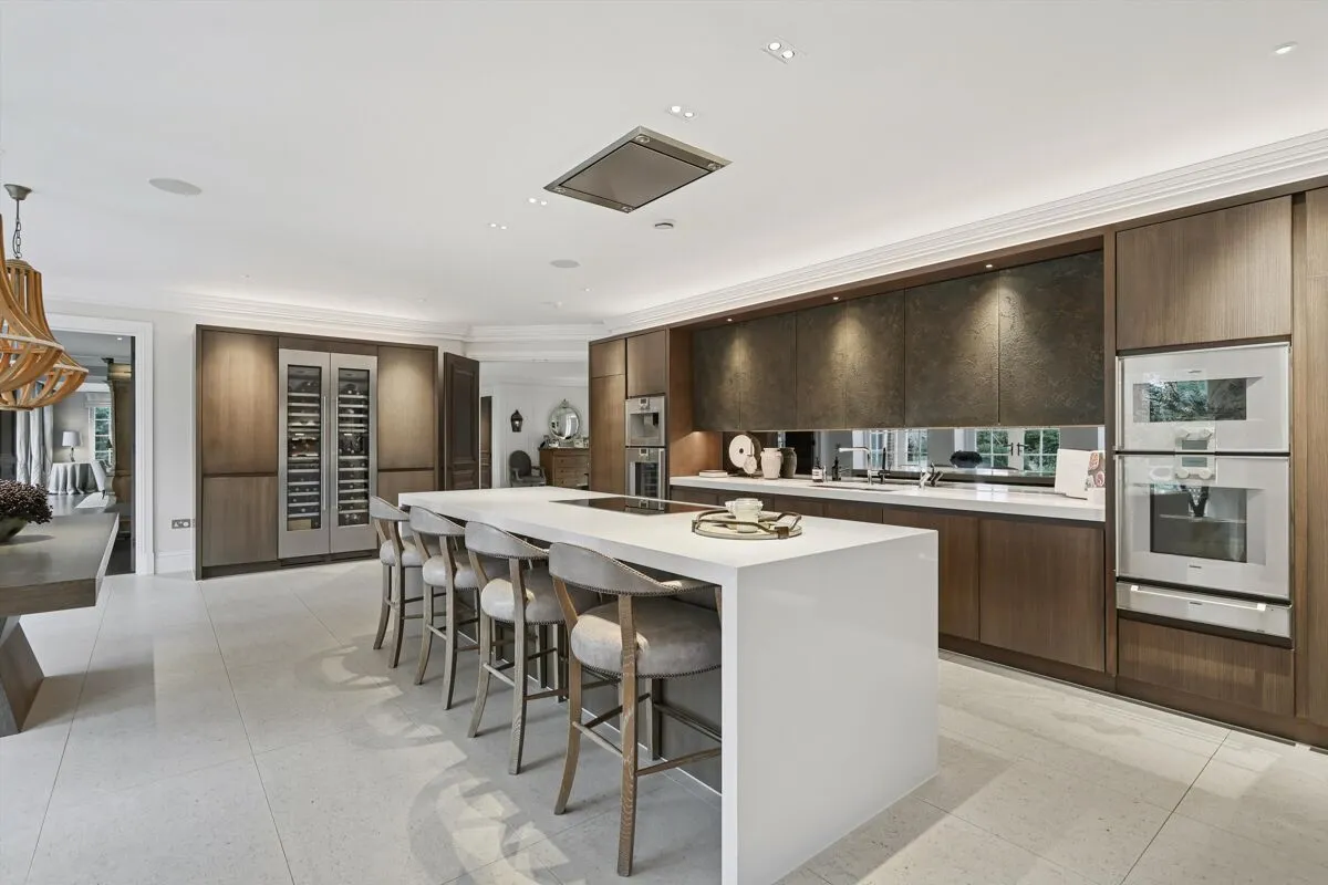 Esher Park Avenue, Esher, KT10, photo 3