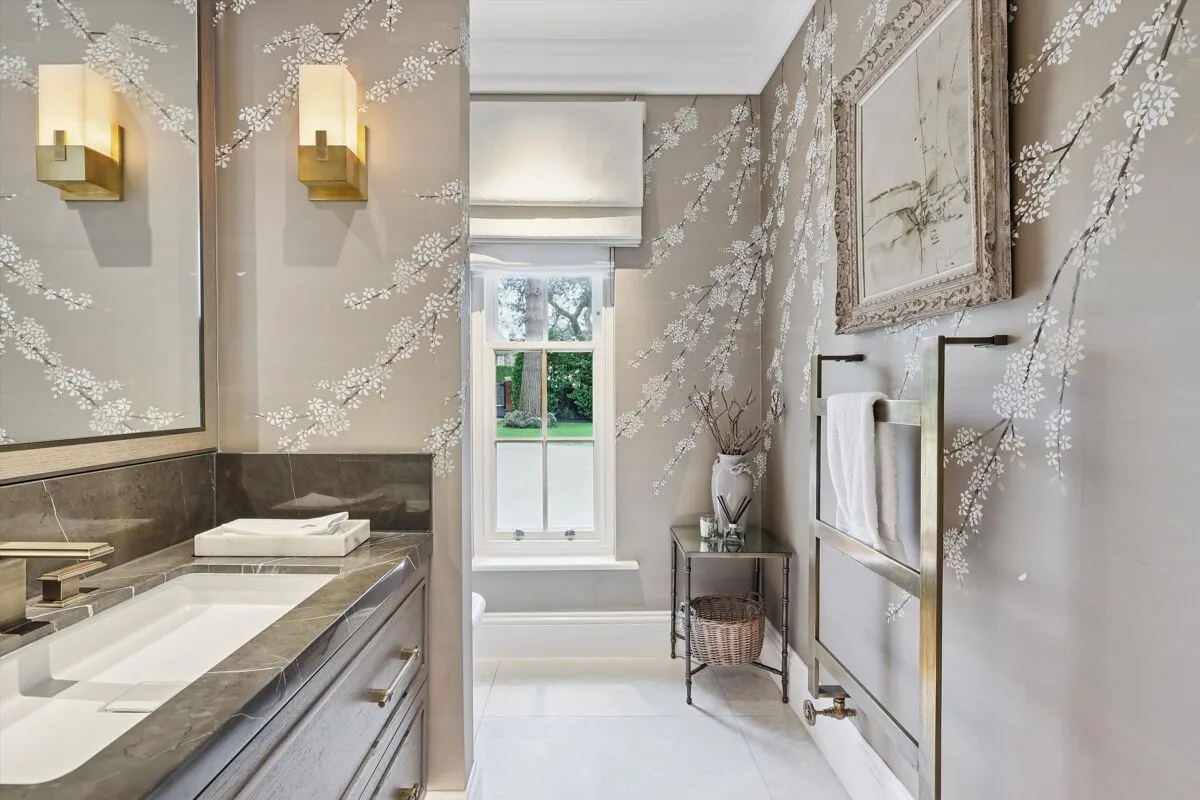 Esher Park Avenue, Esher, KT10, photo 11