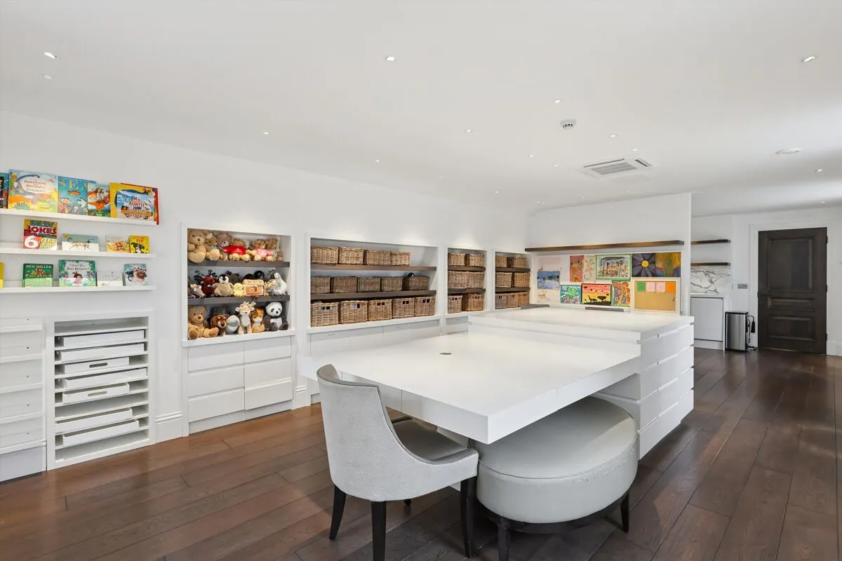 Esher Park Avenue, Esher, KT10, photo 35
