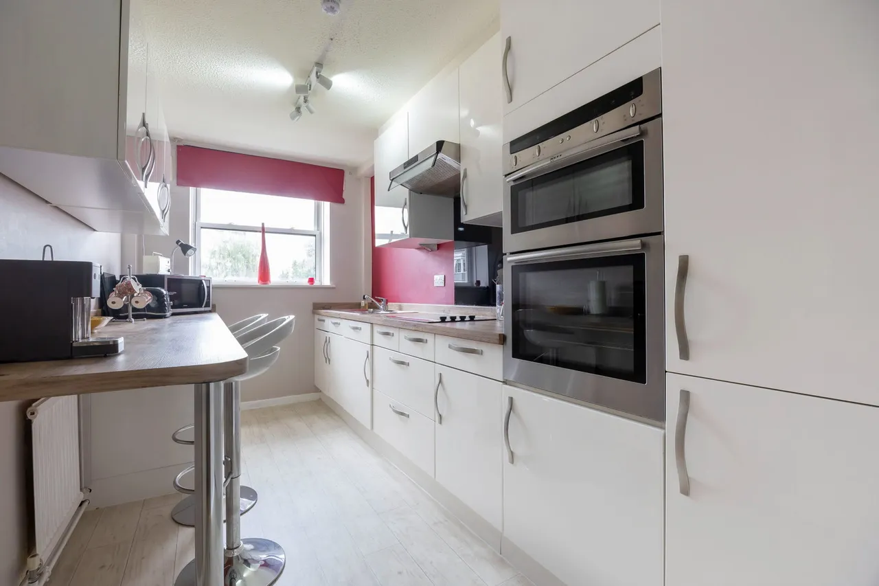 Evesham Road, Cheltenham, GL52, photo 3
