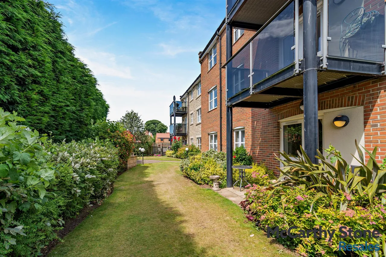 Charles Briggs Avenue, Howden, DN14, photo 12