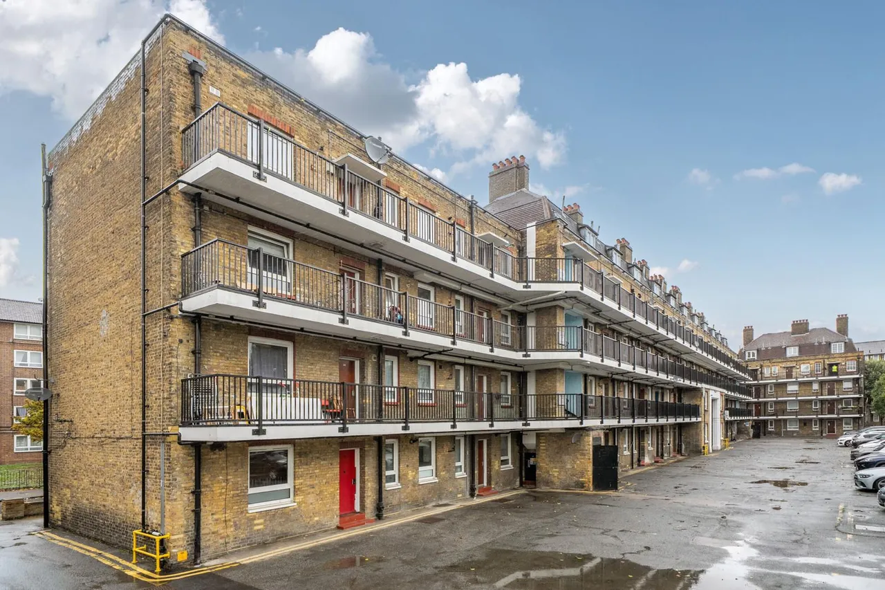2 bed flat for sale, Kinglake Street, SE17