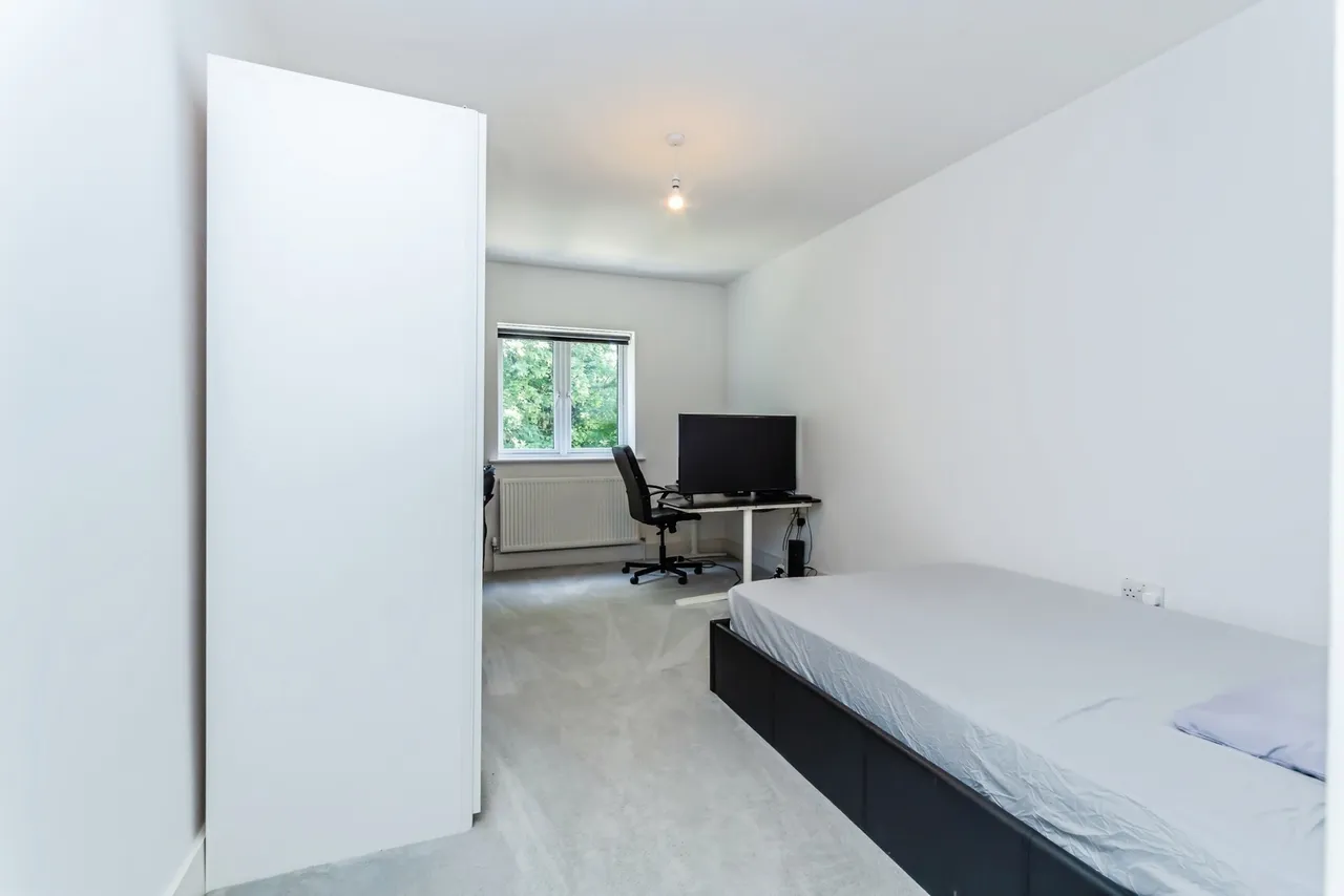 Brighton Road, PURLEY, Surrey, CR8, photo 18