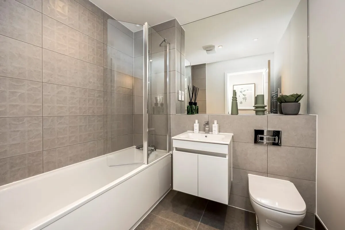 Brooklands Grove, Weybridge, KT13, photo 22