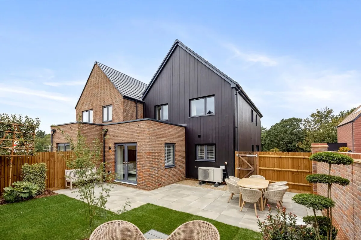 Brooklands Grove, Weybridge, KT13, photo 23