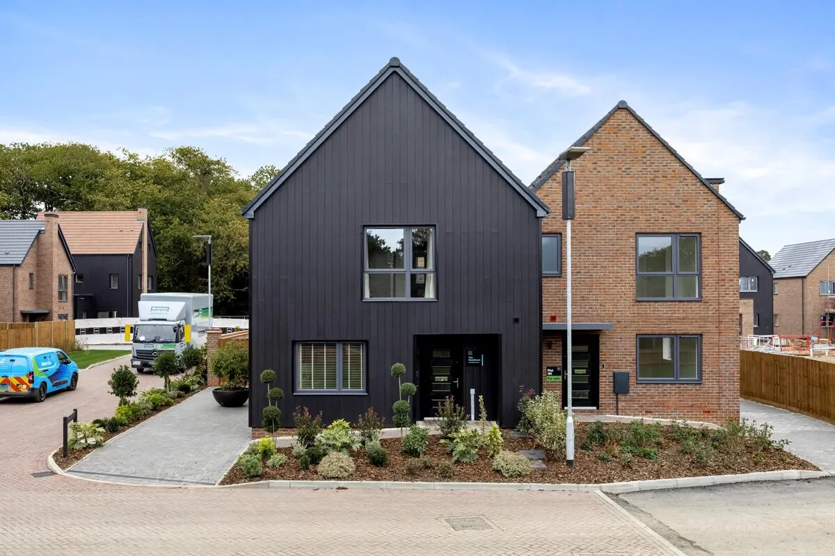 Brooklands Grove, Weybridge, KT13, photo 27
