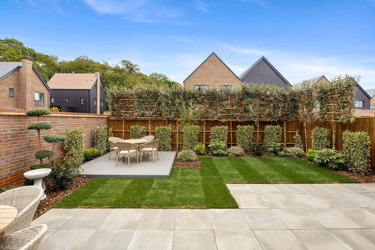 Brooklands Grove, Weybridge, KT13, photo 25