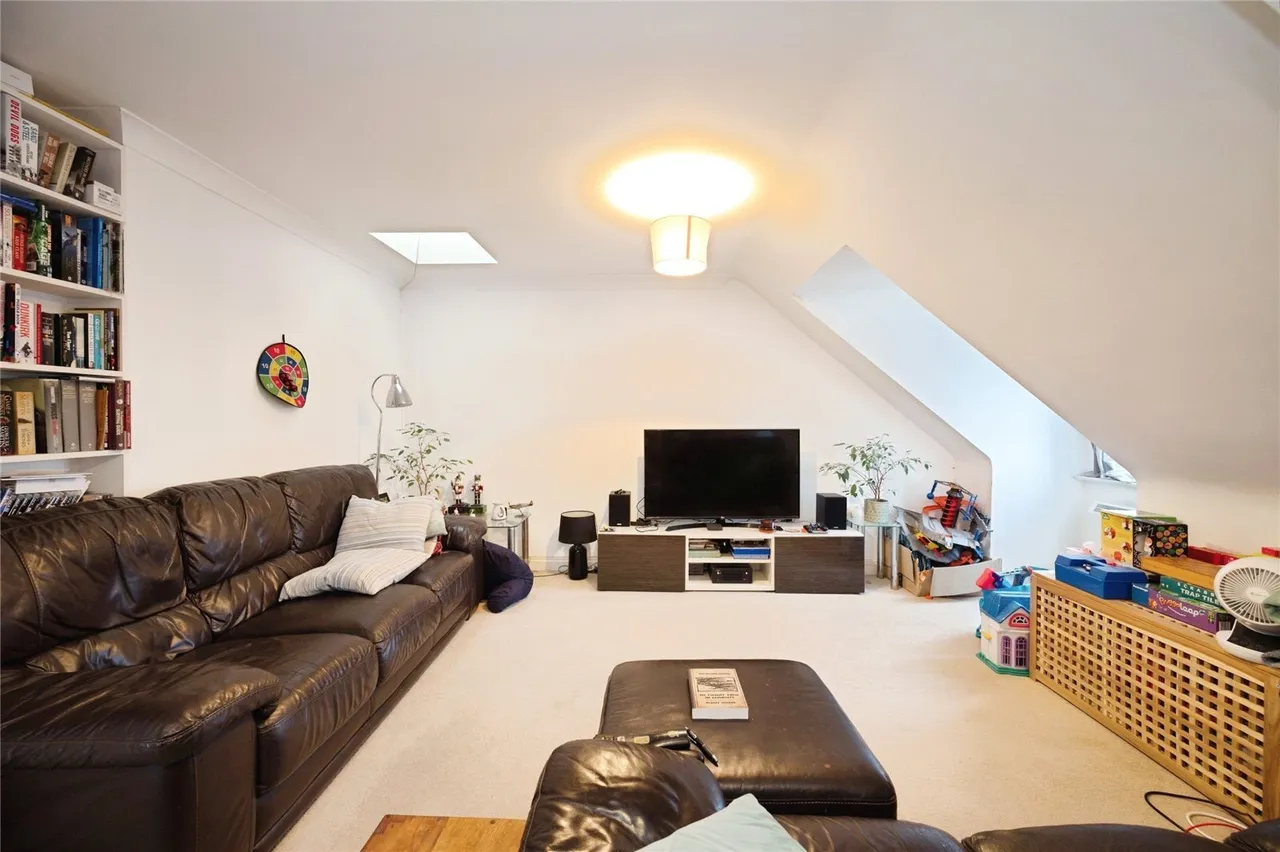 Station Road, Hayling Island, PO11, photo 4