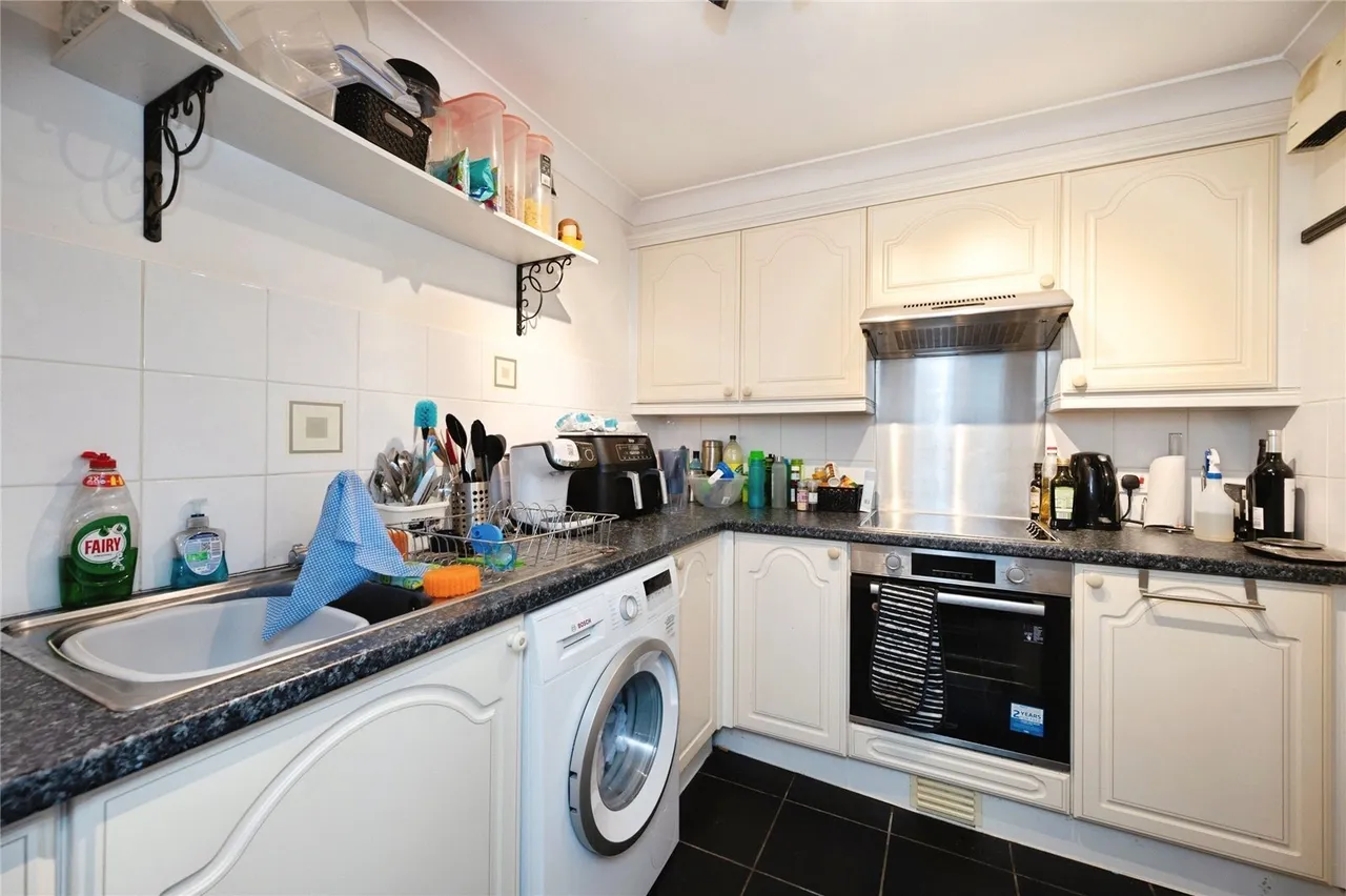 Station Road, Hayling Island, PO11, photo 5
