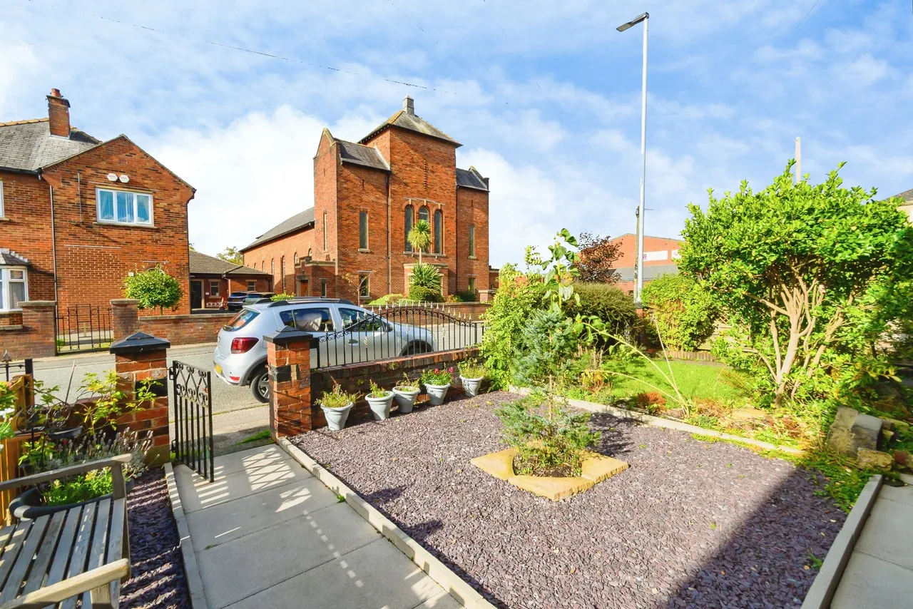 Harvey Street, Bury, BL8, photo 2