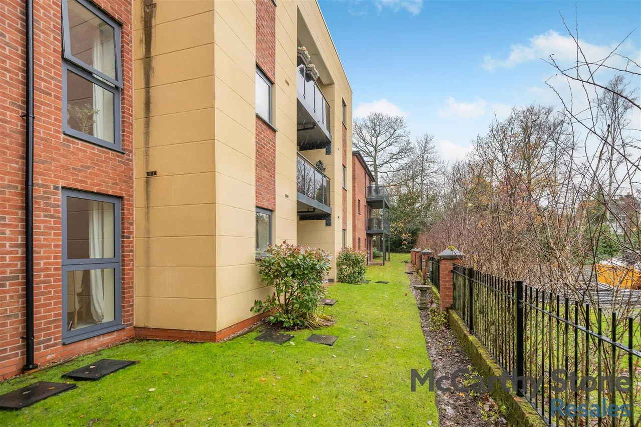 Wood Road, Wolverhampton, WV6, photo 29