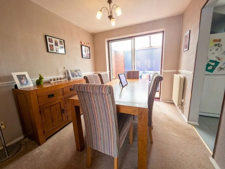 Hogarth Close, Bedworth, CV12, photo 3