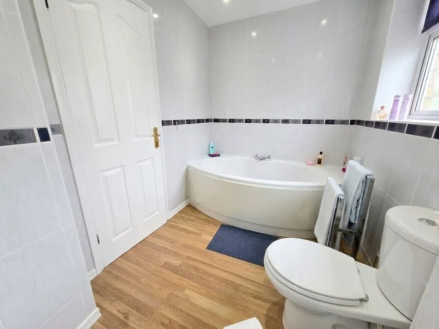 Hogarth Close, Bedworth, CV12, photo 8