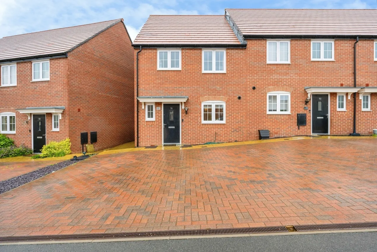 3 bed house for sale — Dragonfly Crescent, Biddenham, Bedford, Bedfordshire, MK40