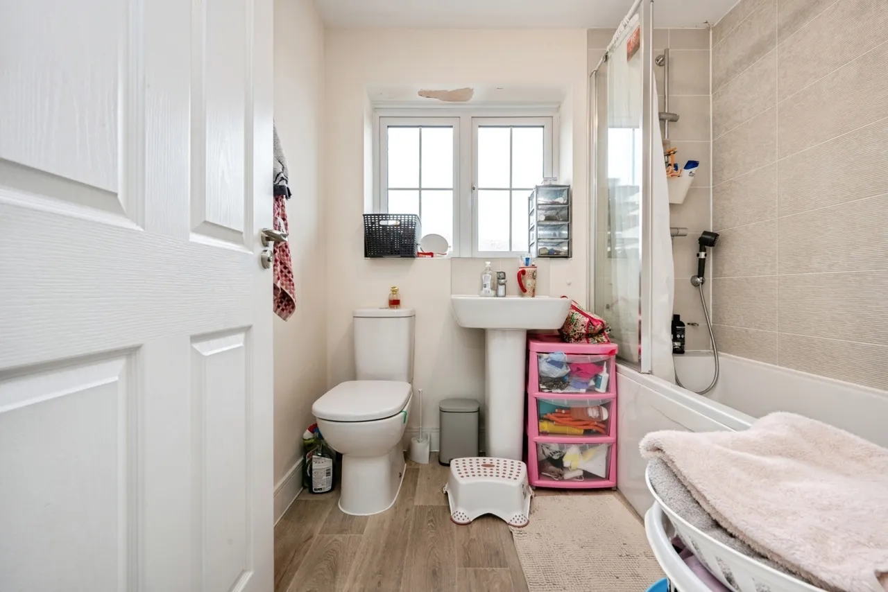 Dragonfly Crescent, Biddenham, Bedford, Bedfordshire, MK40, photo 19