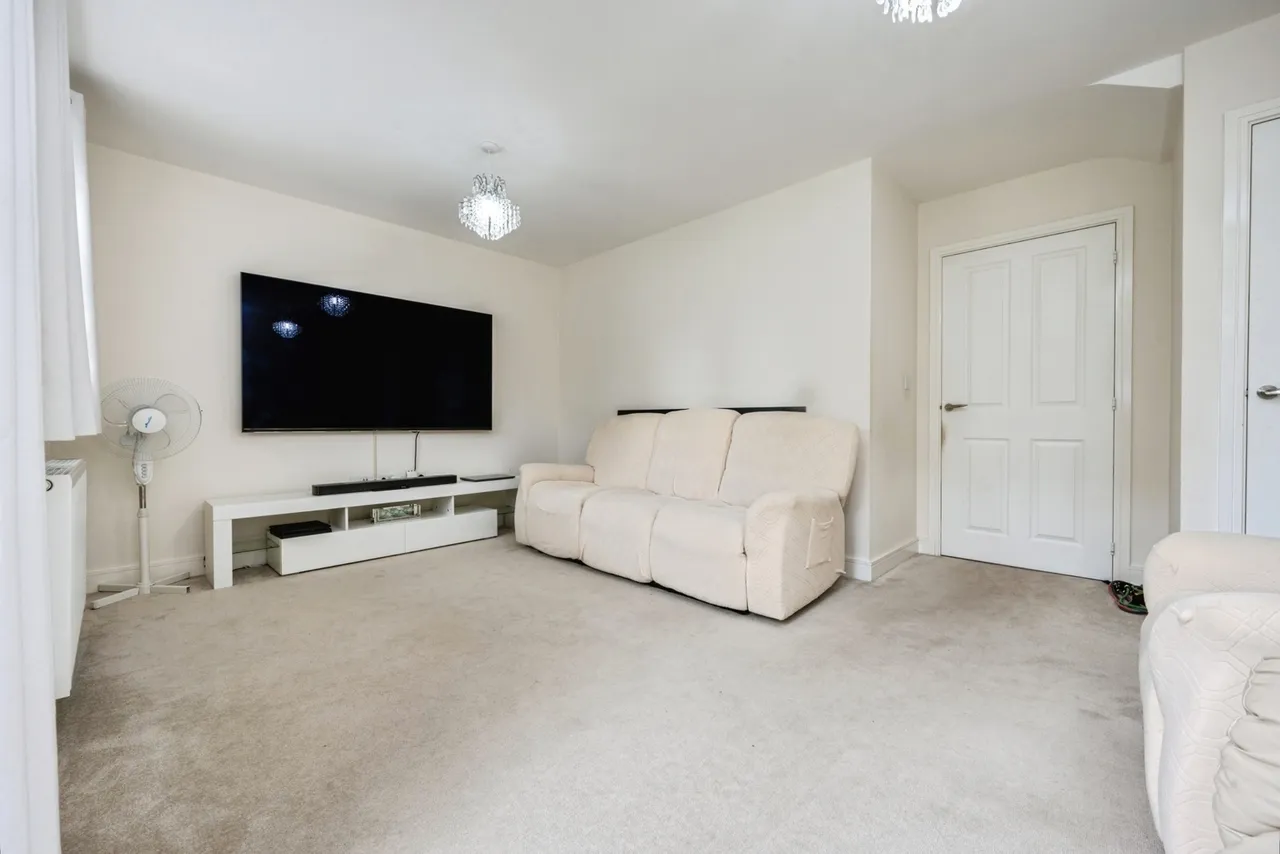 Dragonfly Crescent, Biddenham, Bedford, Bedfordshire, MK40, photo 2