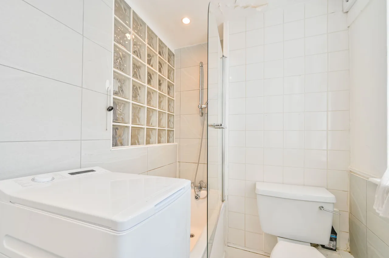 16 Westbourne Court, Orsett Terrace, London, photo 6