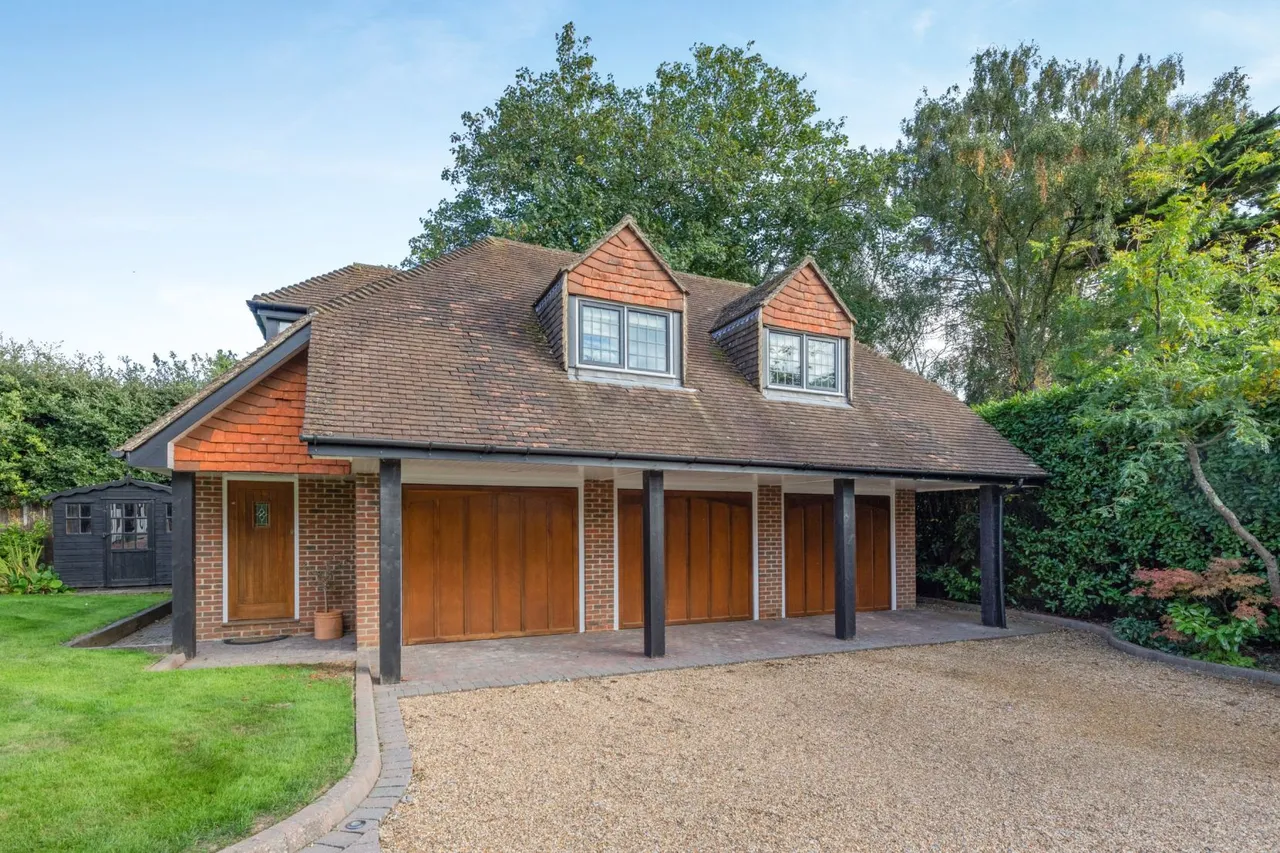 Links Lane, Rowlands Castle, PO9, photo 19