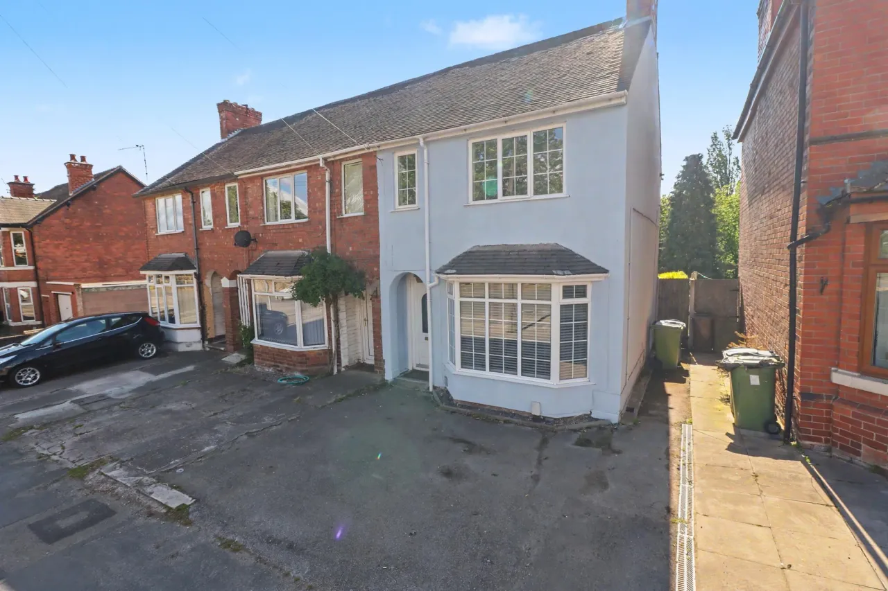 2 bed property for sale, Stone Road, Stafford
