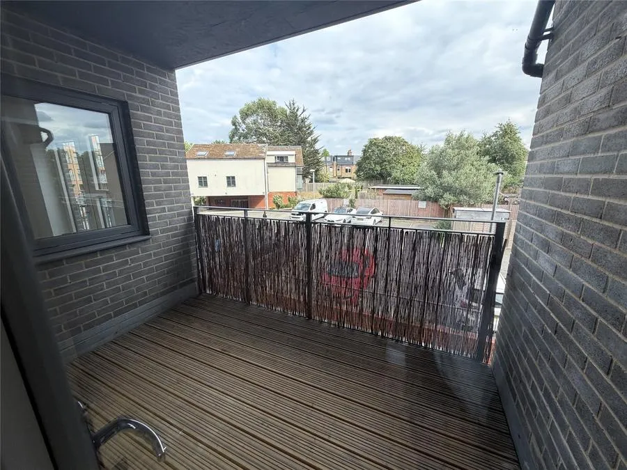 Telford Road, London, N11, photo 7