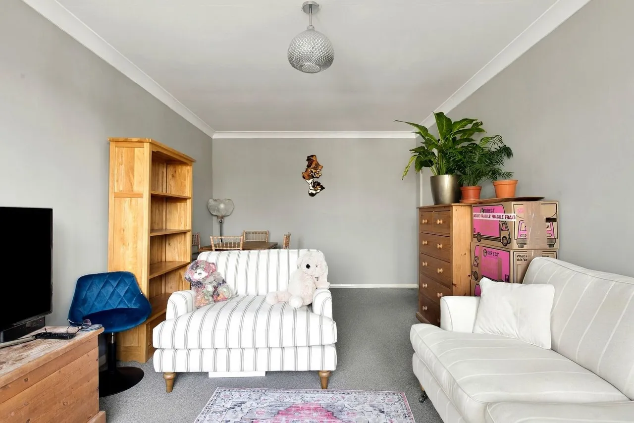 Chertsey Road, Ashfor, photo 4
