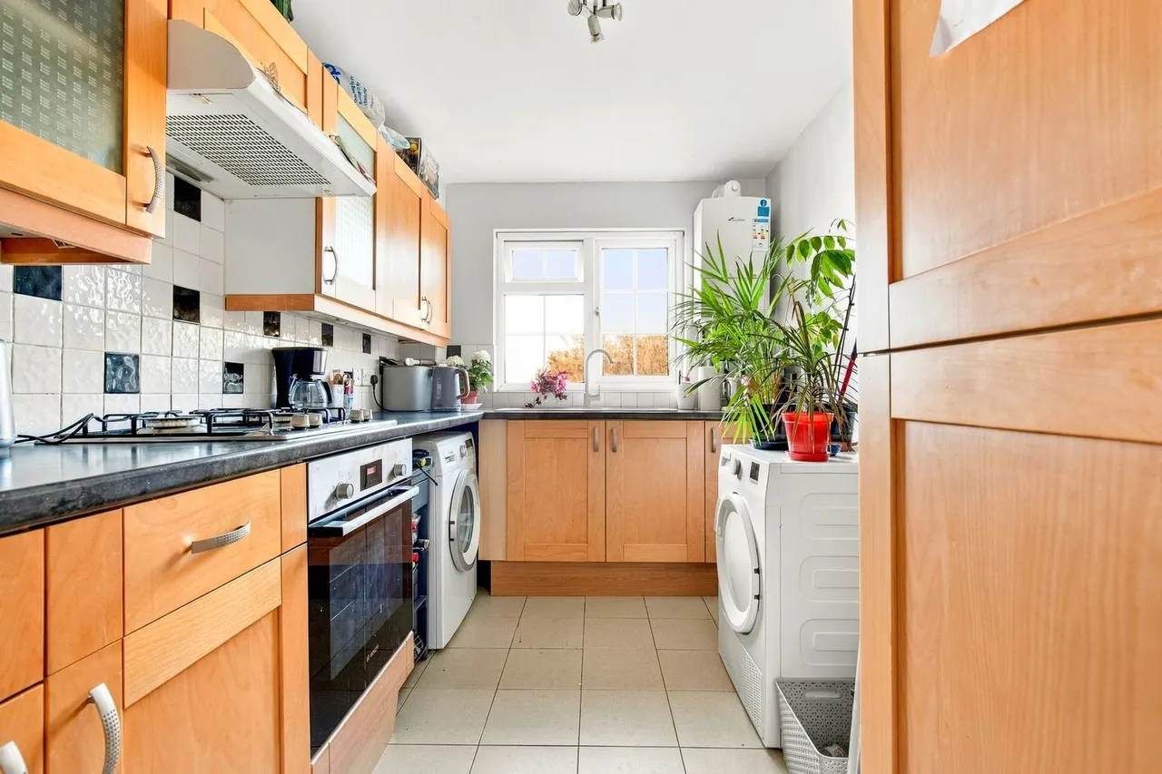 Chertsey Road, Ashfor, photo 7