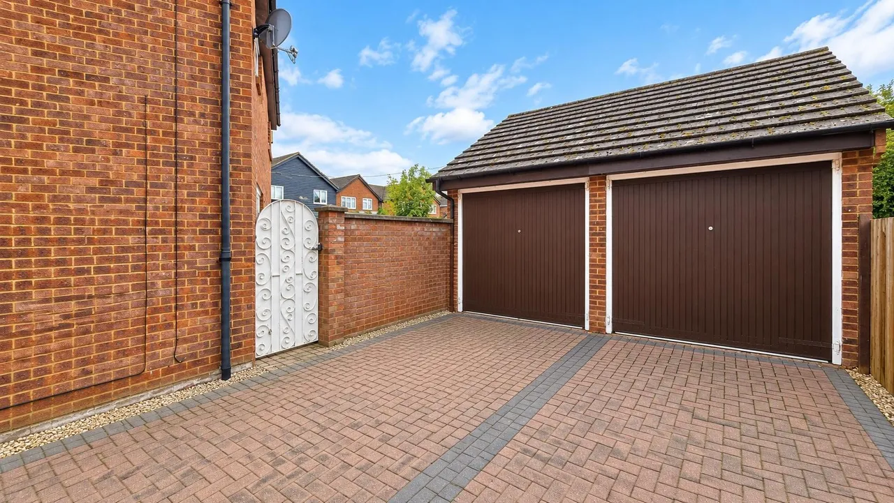 Milton Drive, Newport Pagnell, MK16, photo 10
