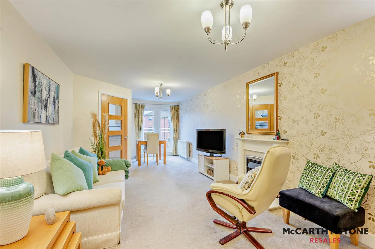 1 bed flat for sale, Goodes Court, Royston, SG8