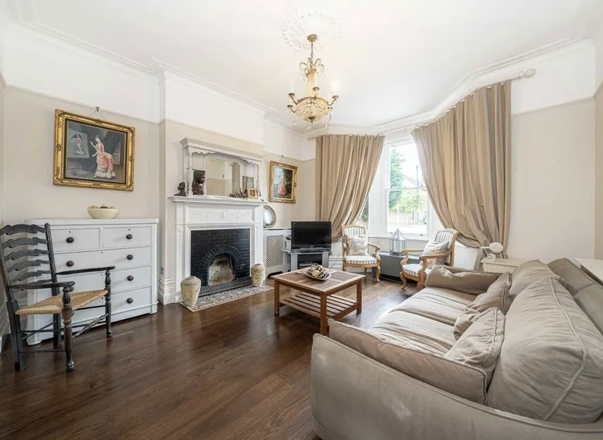 Uxbridge Road, Hampton, TW12, photo 4