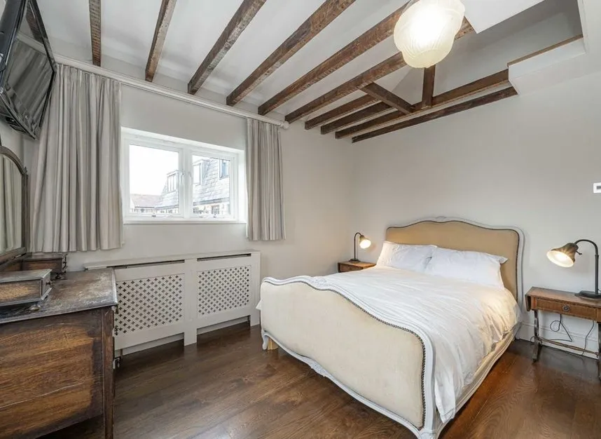 Uxbridge Road, Hampton, TW12, photo 10