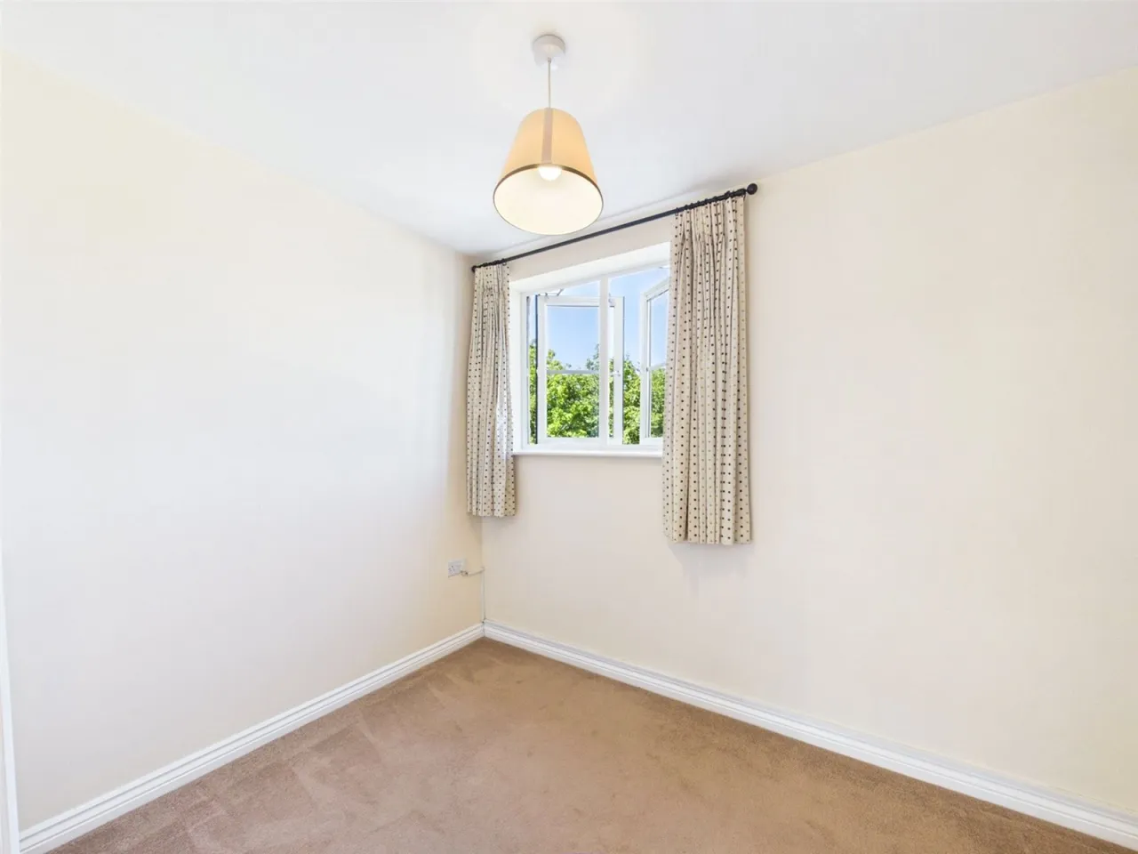 Northfield Road, Witney, OX28, photo 8