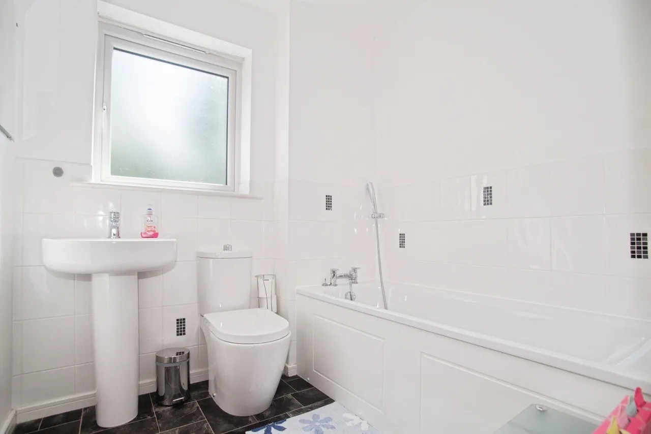 Hatton Gardens, Salford, Greater Manchester, M7, photo 14