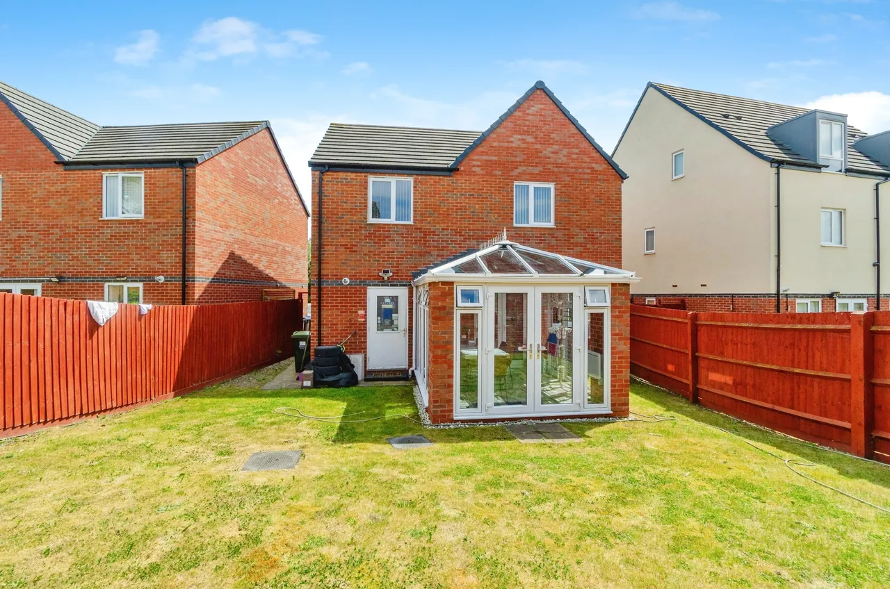 Arthur Jones Close, Tipton, DY4, photo 6