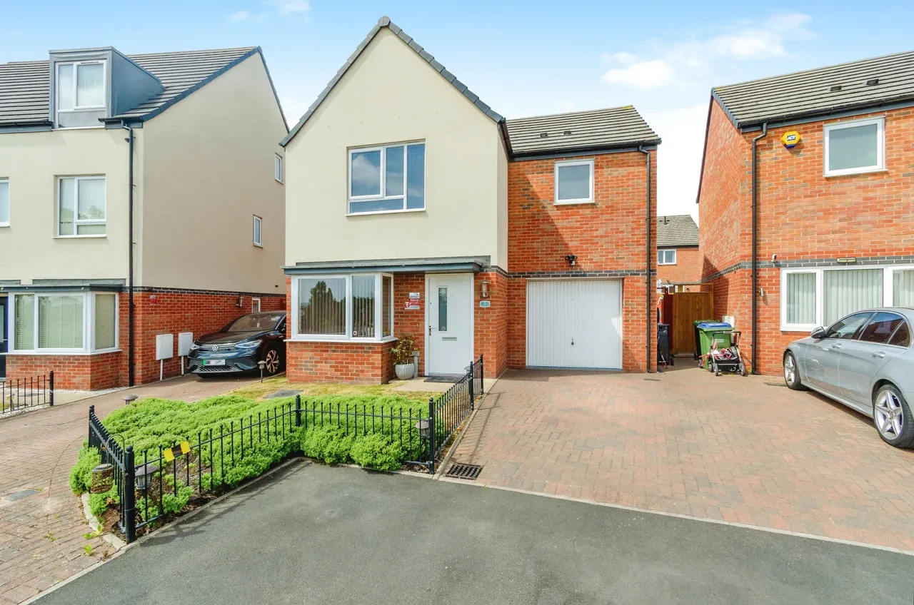 3 bed house for sale, Arthur Jones Close, Tipton, DY4