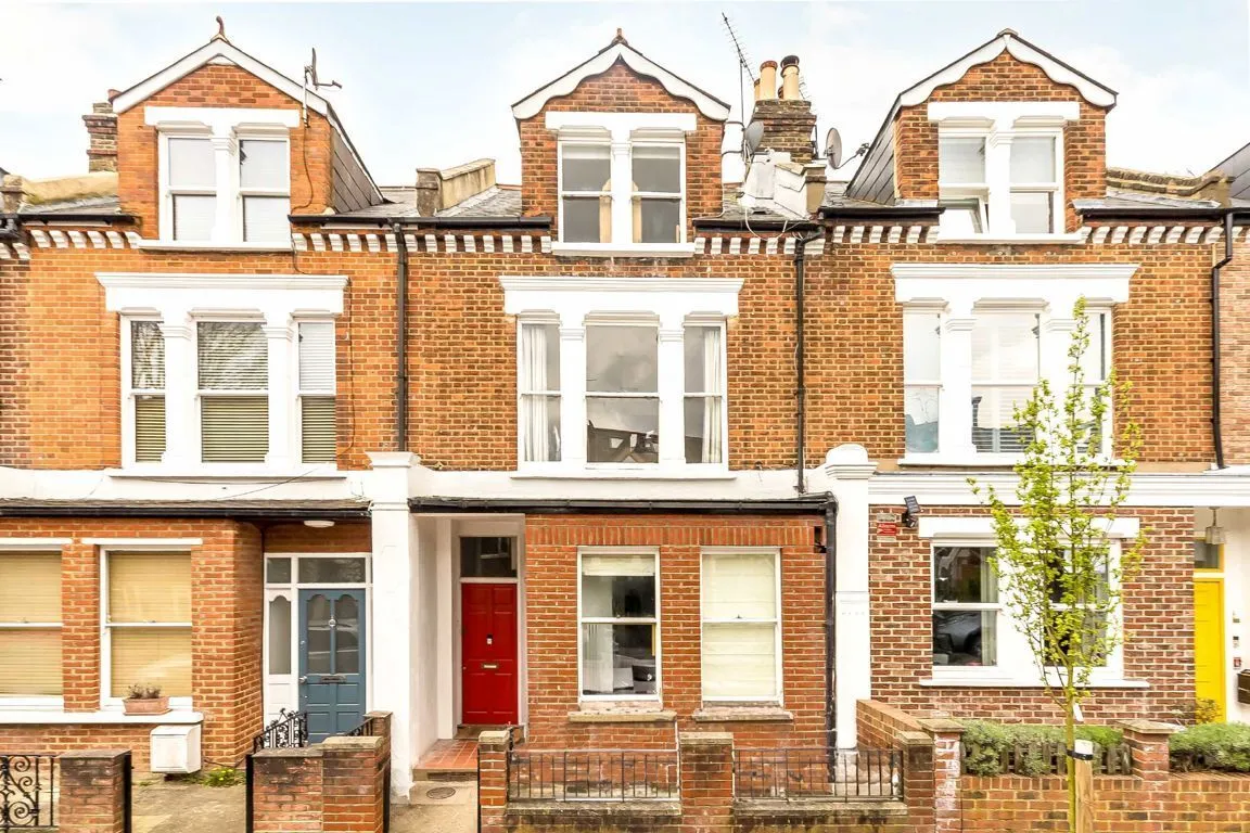 3 bed flat for sale, Barmouth Road, SW18