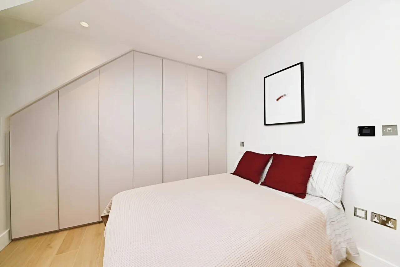 Sanders Lane, Tamarind Court, NW7, photo 8