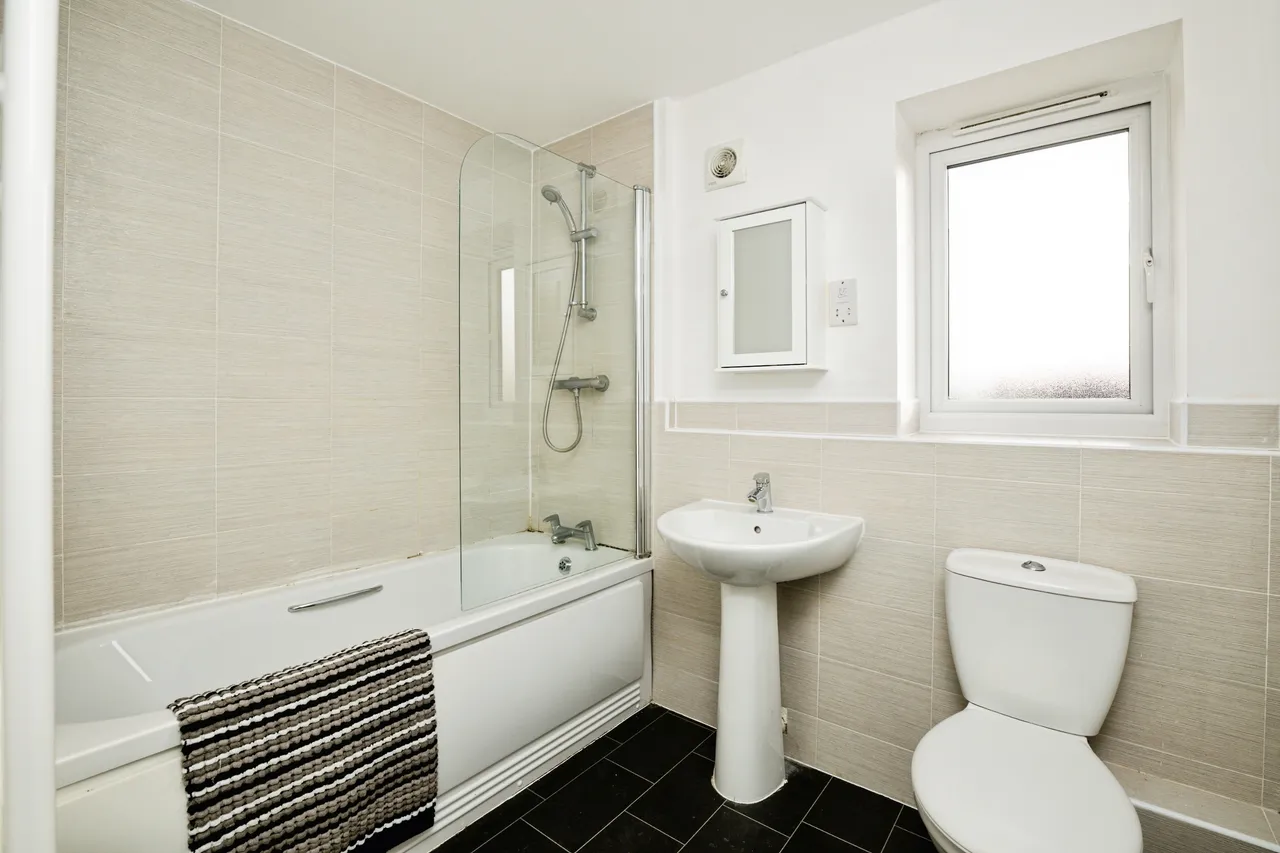 Furlong Close, Corby, NN17, photo 14