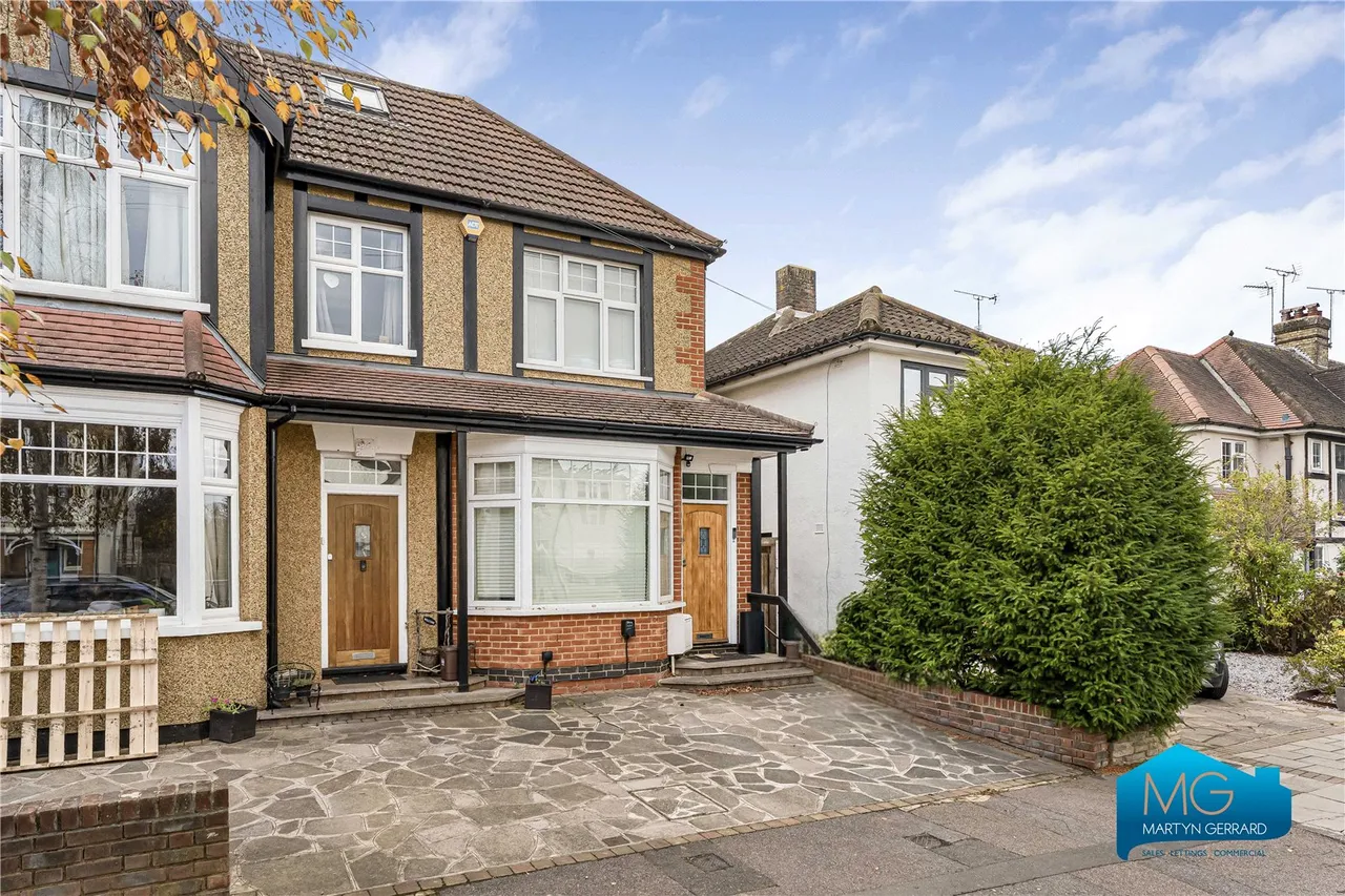 Bramber Road, North Finchley, N12, photo 9
