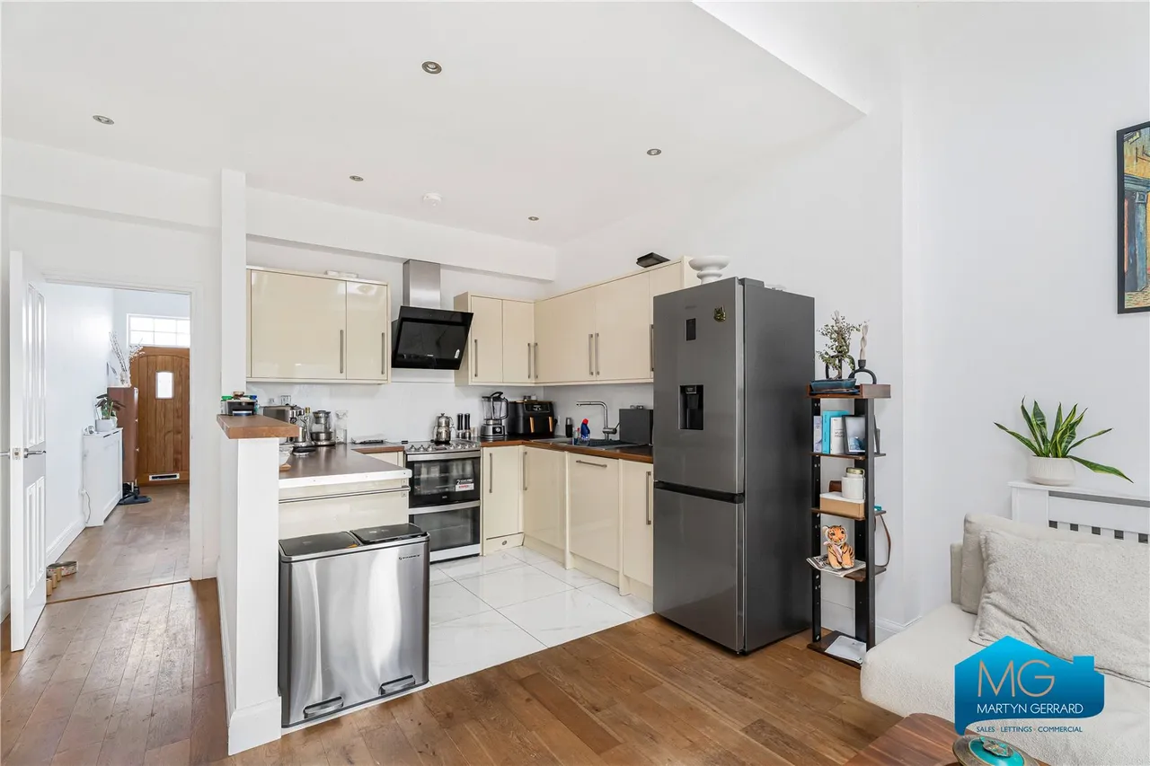 Bramber Road, North Finchley, N12, photo 3