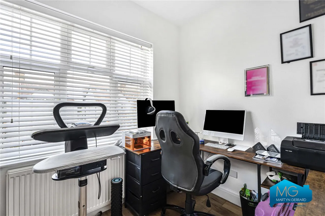 Bramber Road, North Finchley, N12, photo 6