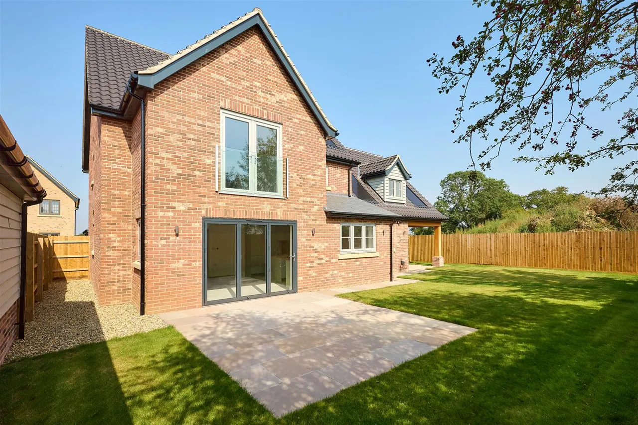 Coopers Close, Aslacton, NR15, photo 4