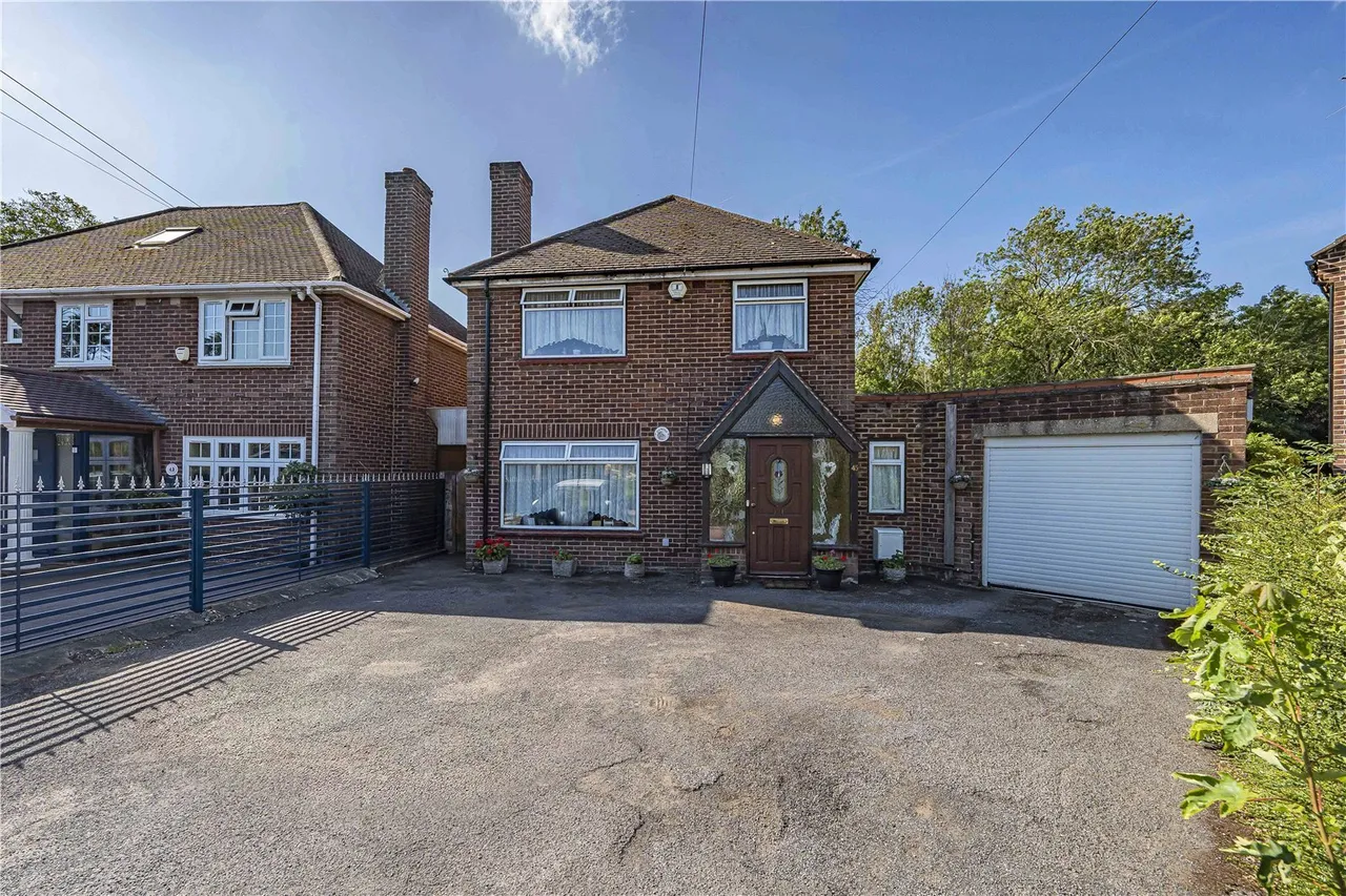 3 bed house for sale, Lawn Avenue, West Drayton, UB7
