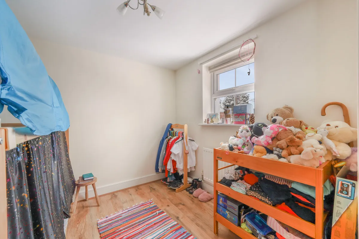 Reigate, RH2, photo 6