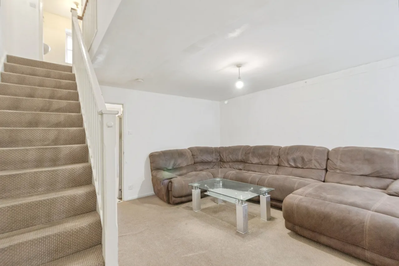 Tilbury Crescent, Leicester, LE4, photo 2