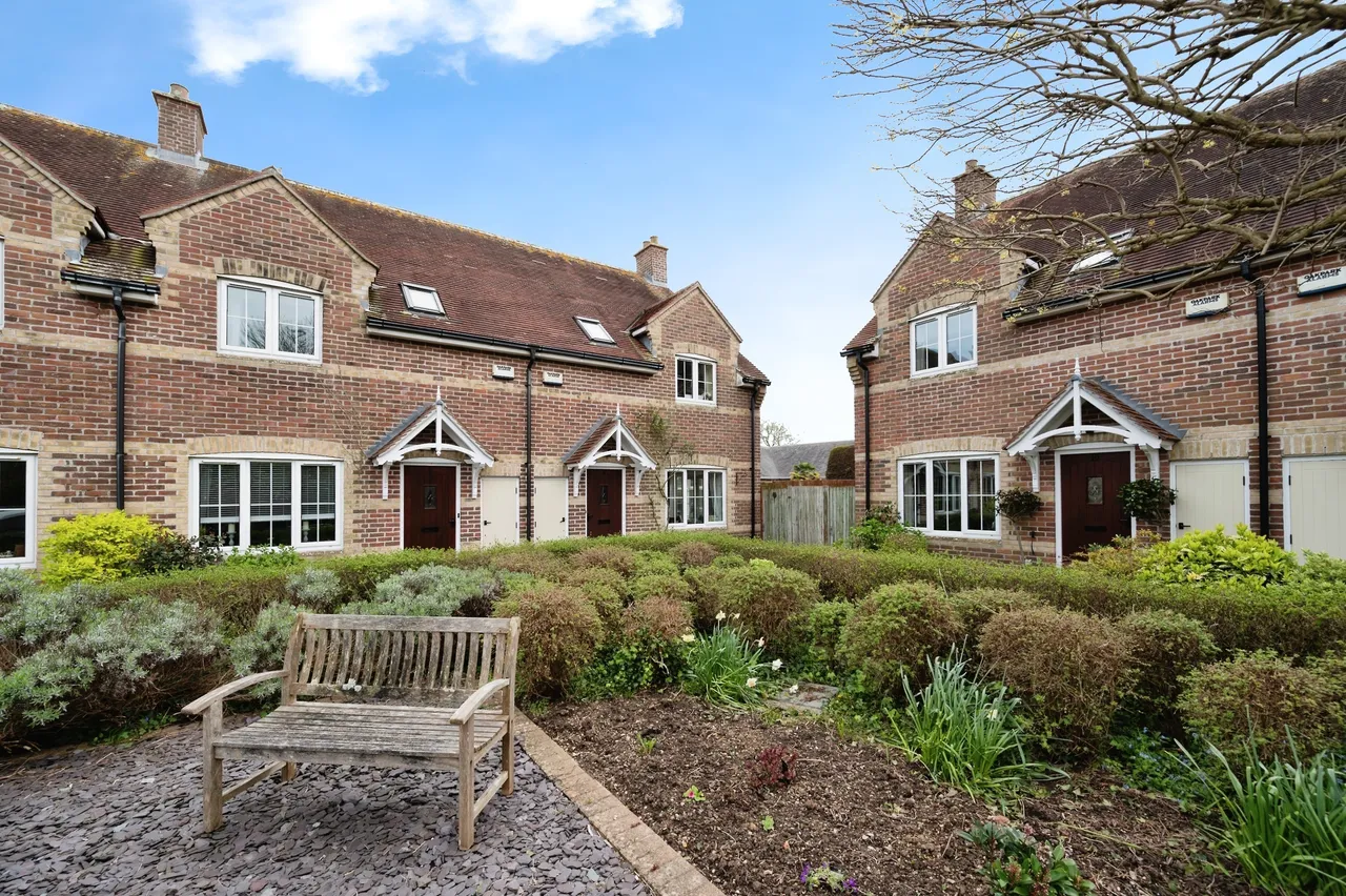 3 bed house for sale, Fountain Square, Hayling Island, PO11